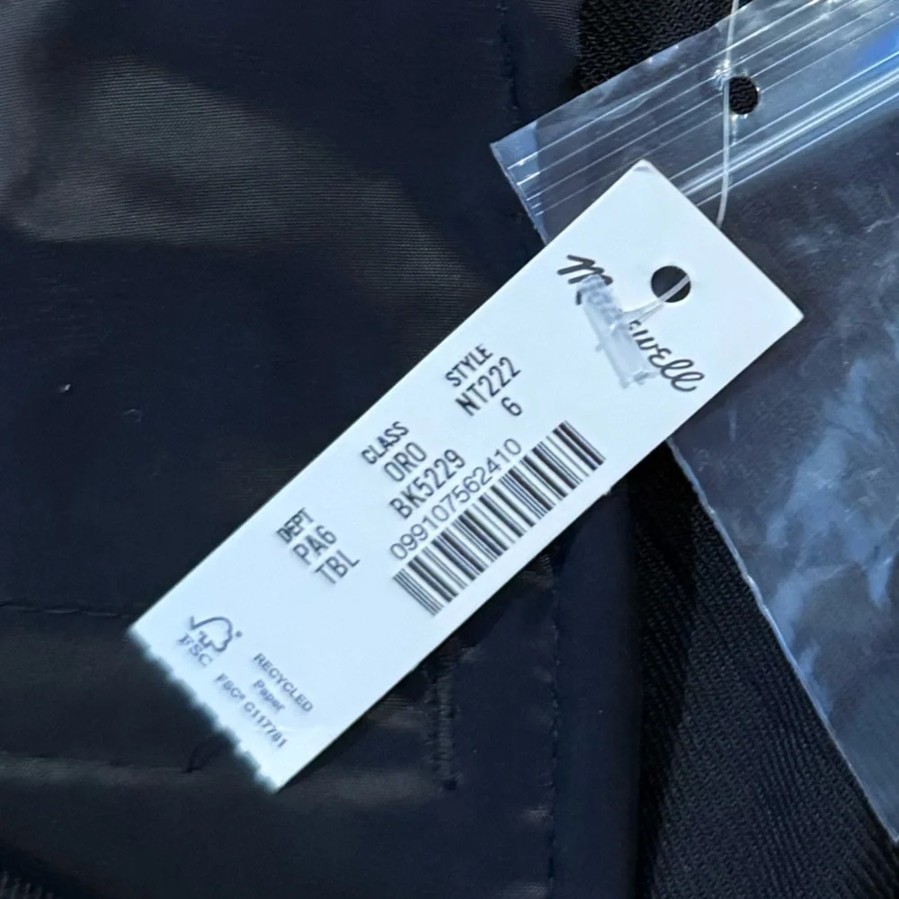 Madewell Women's Black Shorts - Picture 3 of 4
